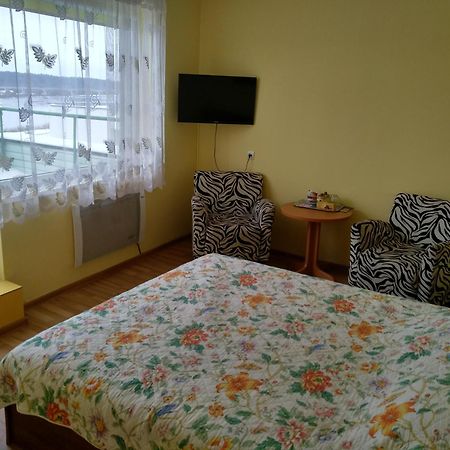 Viesbutis Jurbarkas Hotel Buitenkant foto