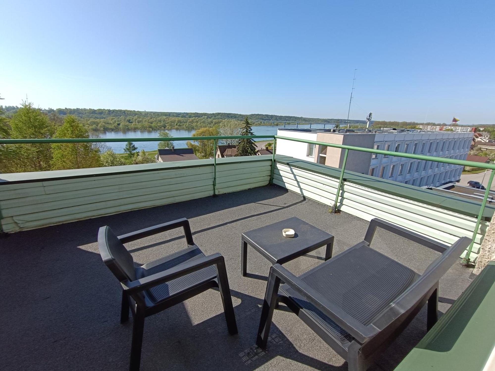 Viesbutis Jurbarkas Hotel Buitenkant foto