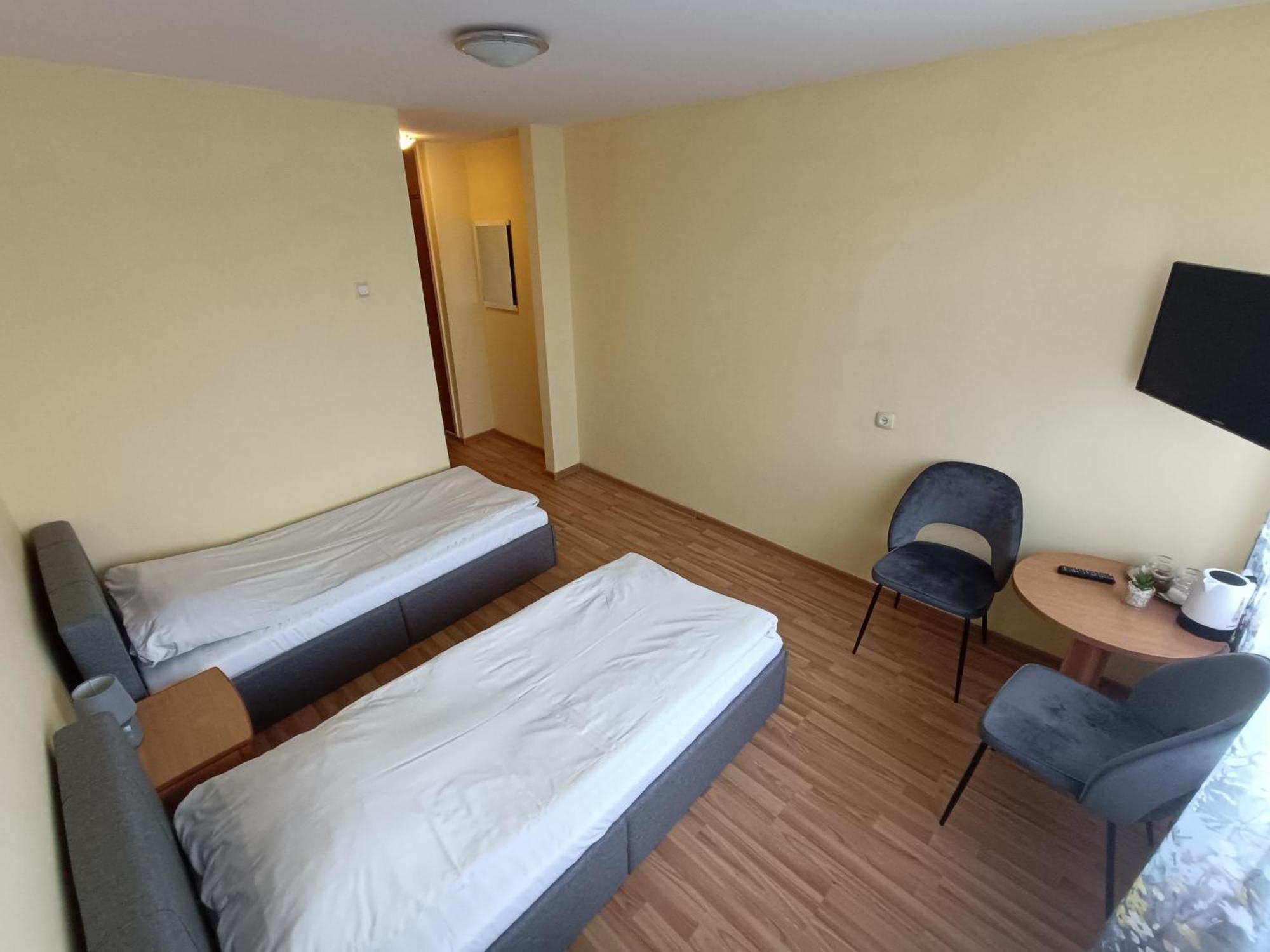 Viesbutis Jurbarkas Hotel Buitenkant foto