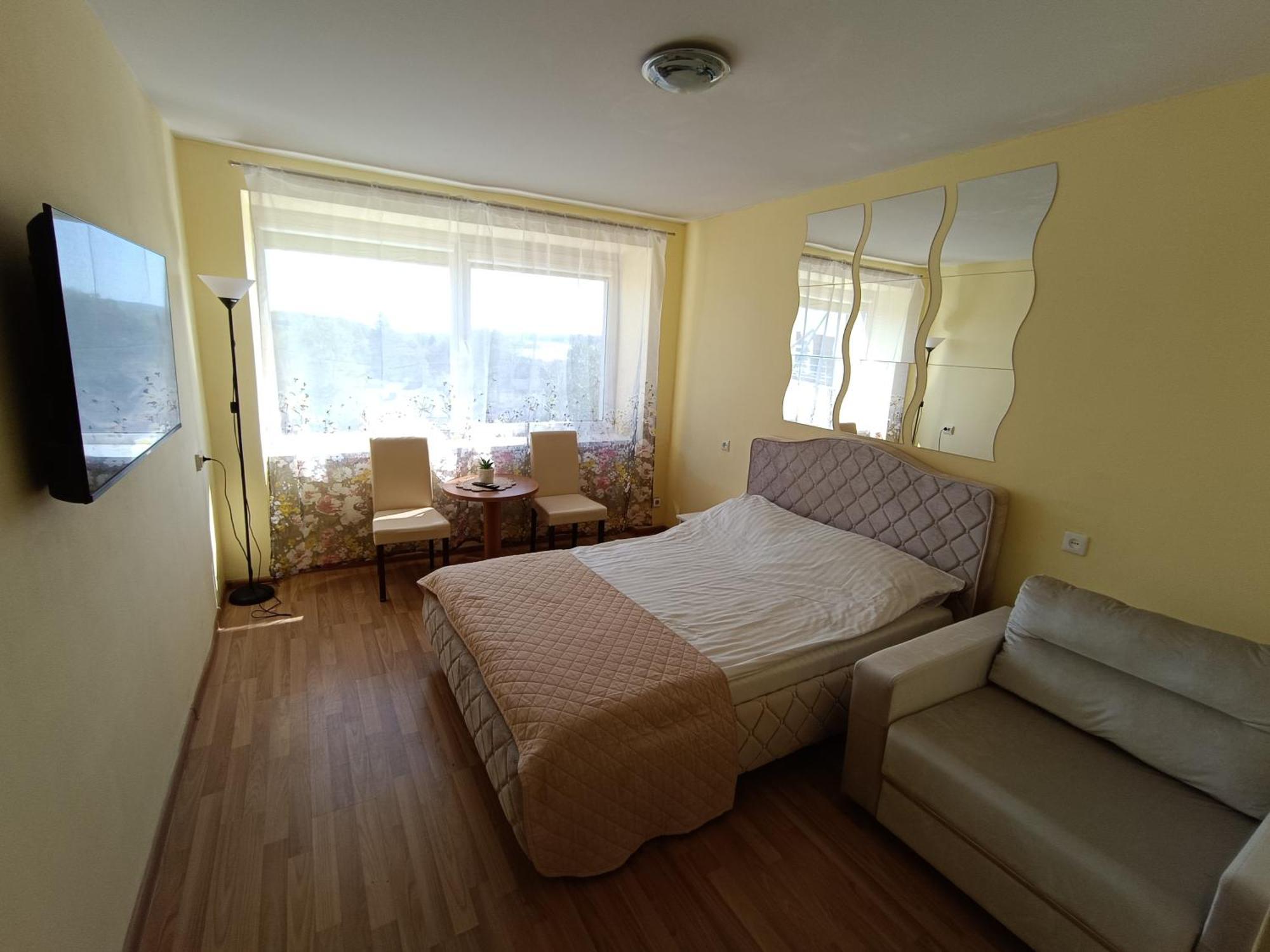 Viesbutis Jurbarkas Hotel Buitenkant foto