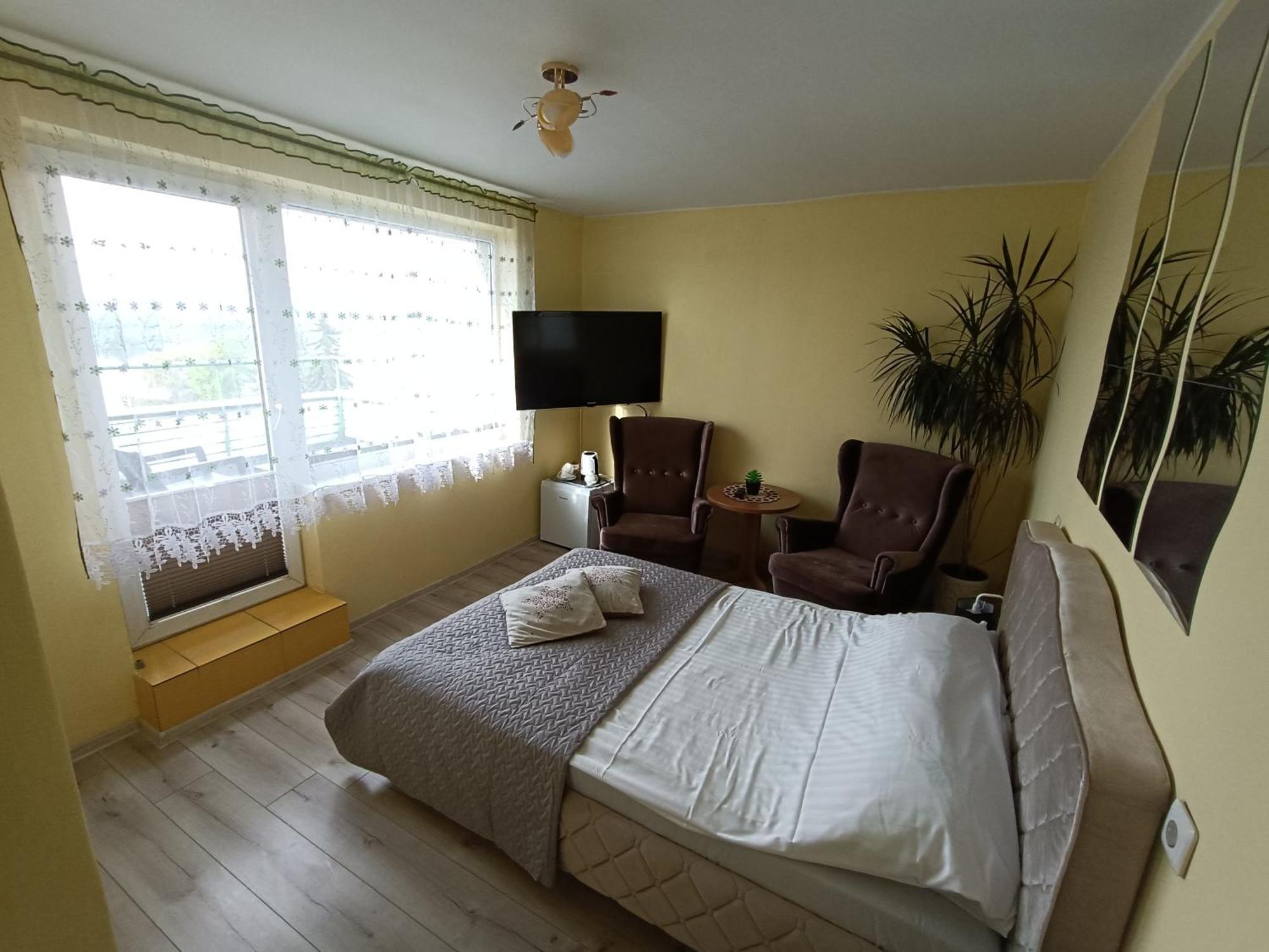 Viesbutis Jurbarkas Hotel Buitenkant foto