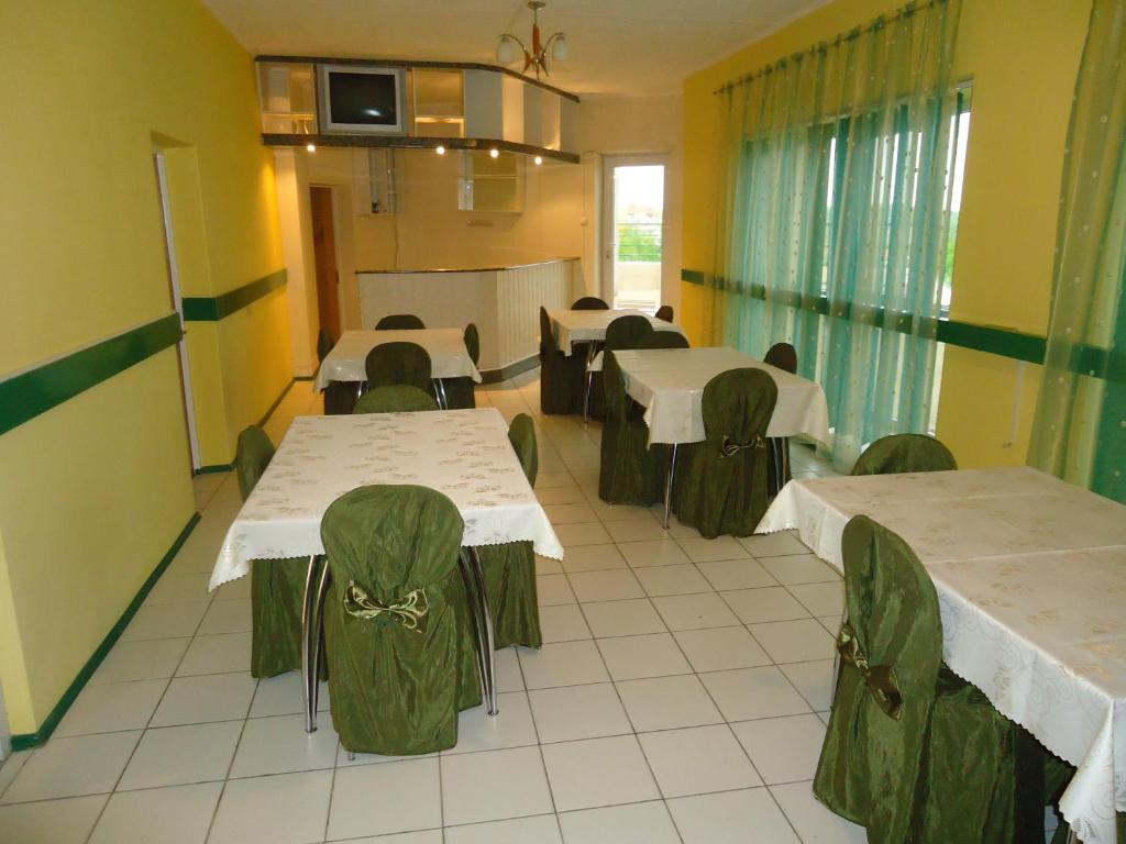 Viesbutis Jurbarkas Hotel Buitenkant foto