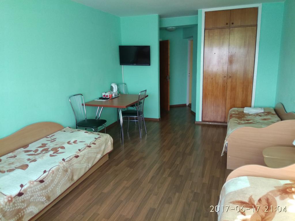 Viesbutis Jurbarkas Hotel Buitenkant foto